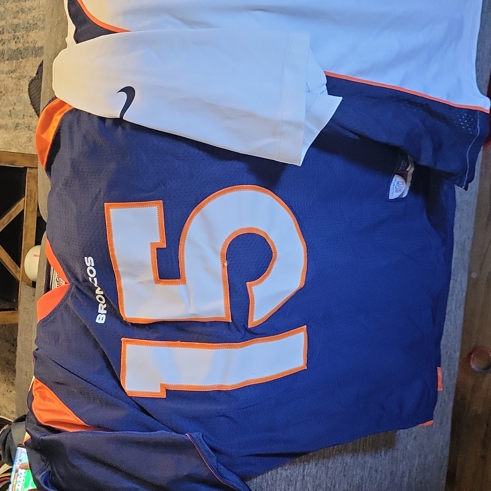 Broncos jersey bundle - Picture 2 of 4